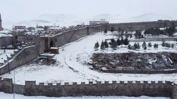 Kanuni Sultan Süleyman'ın emriyle yapıldı. Yaklaşık 500 yıldır sapasağlam ayakta