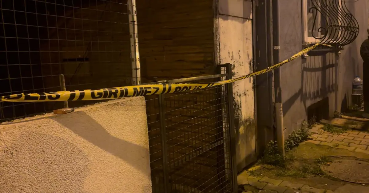 Sarıyer’de toprak kayması. 6 binaya tahliye kararı verildi