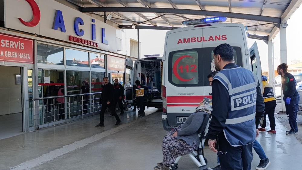 Adana'da tarım işçilerinin servisi kaza yaptı. 17 yaralı