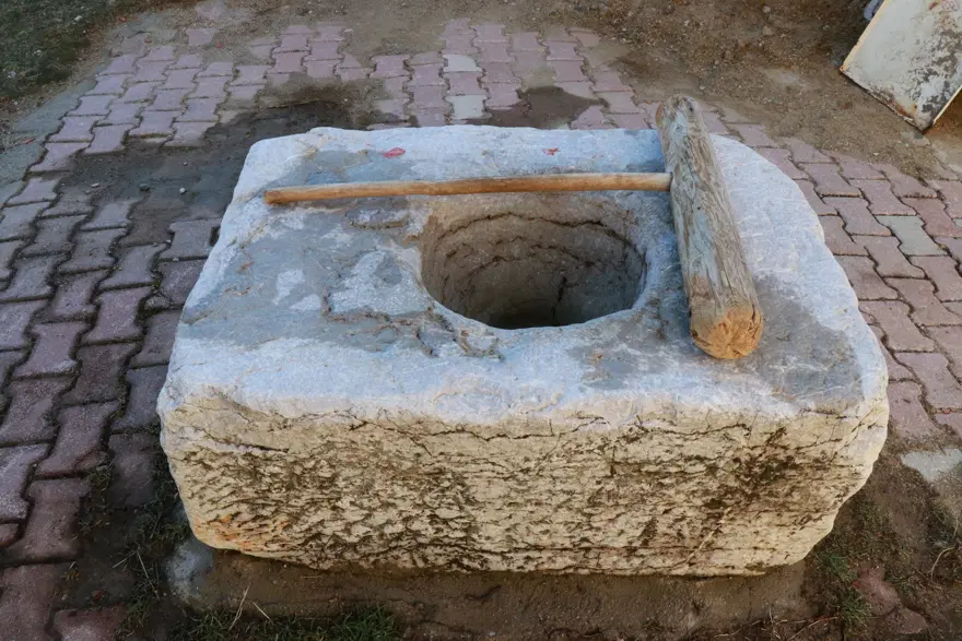 300 yıldır sapasağlam duruyor. Köyün ortak mirası oldu 1 300 yıldır sapasağlam duruyor. Köyün ortak mirası oldu 1