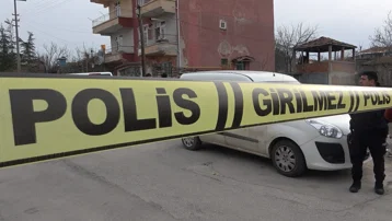 Aile faciası. Oğullarından biri bıçakladı, diğeri baltayla öldürdü