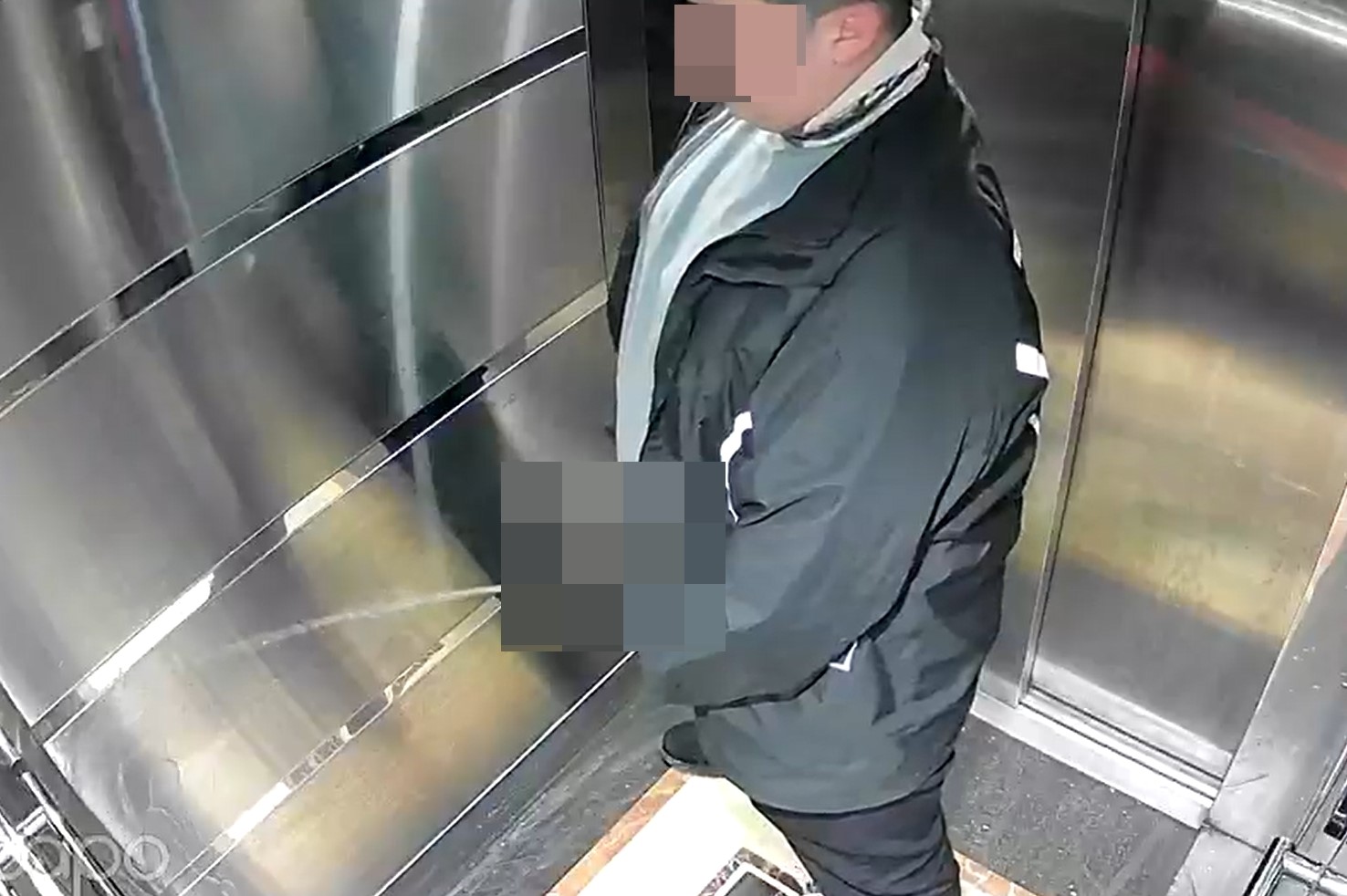 Promosyonu yedi, asansöre idrarını yaptı. Skandal görüntülerdeki kurye gözaltında