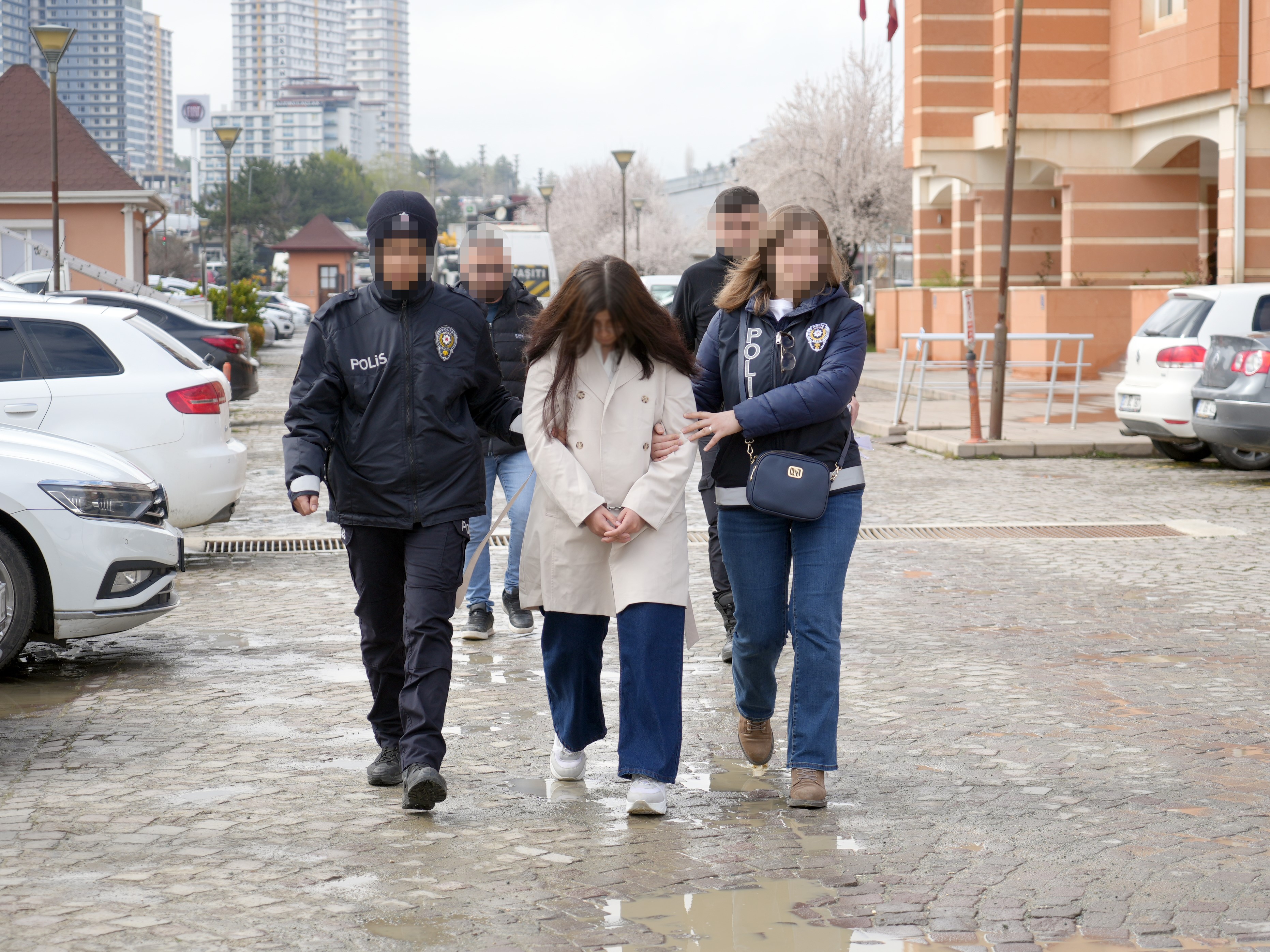 Bebeğini çöpe atan anneye müebbet talebi
