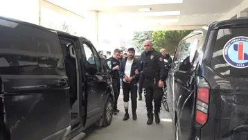 Erkek arkadaşıyla bebek sahibi oldu, kardeşleri hastaneyi bastı