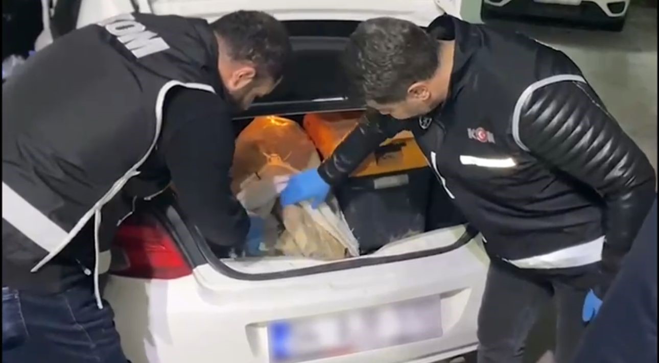Yurt dışına kaçıracaklardı, Tanrıça Kybele heykeli  bagajda bulundu
