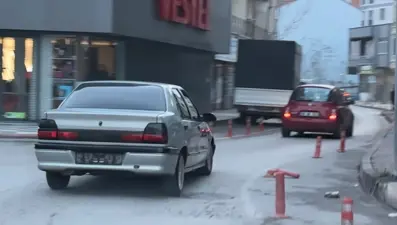 Kaza yapınca plakalarını söktü ama polisten kaçamadı
