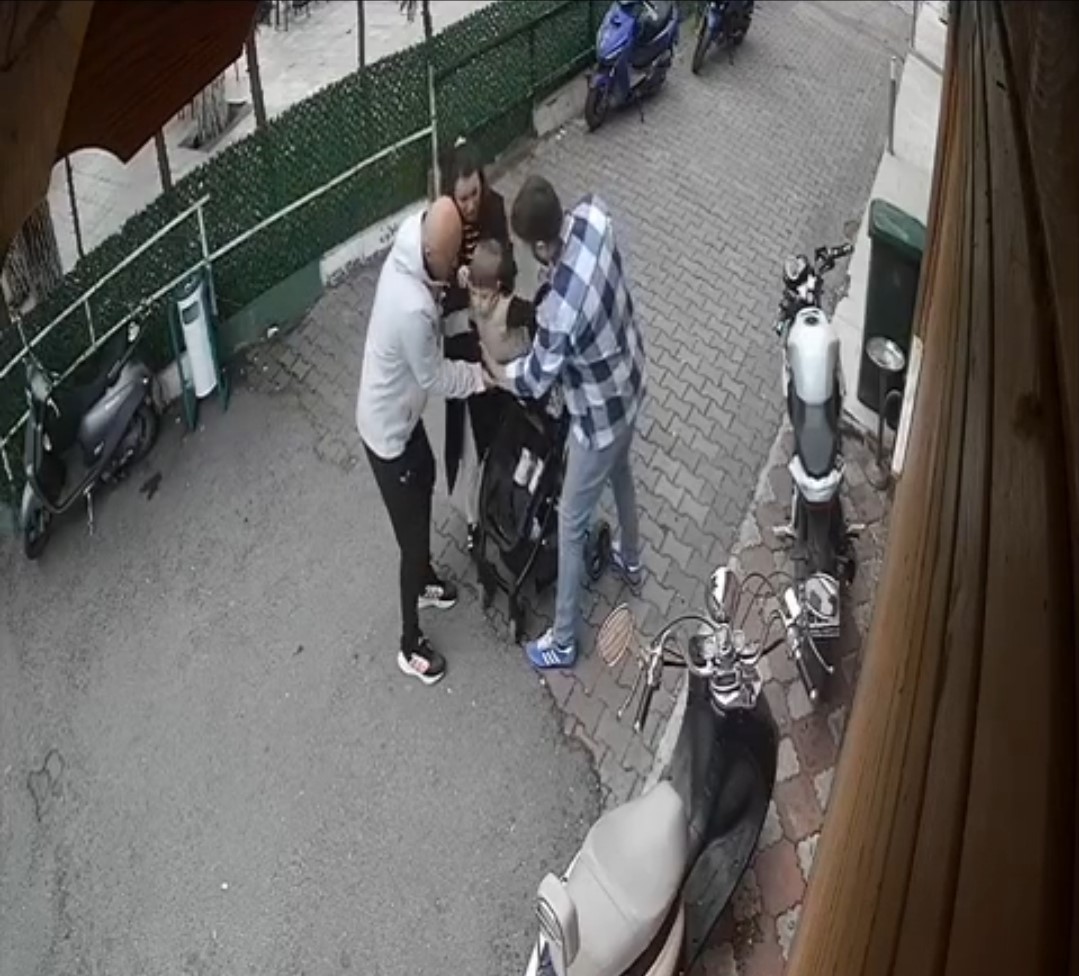 Nefes alamayan çocuk Heimlich manevrasıyla kurtarıldı