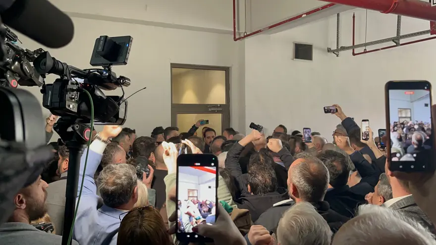 "BİZİ İÇERİ ALMIYORLAR" 2