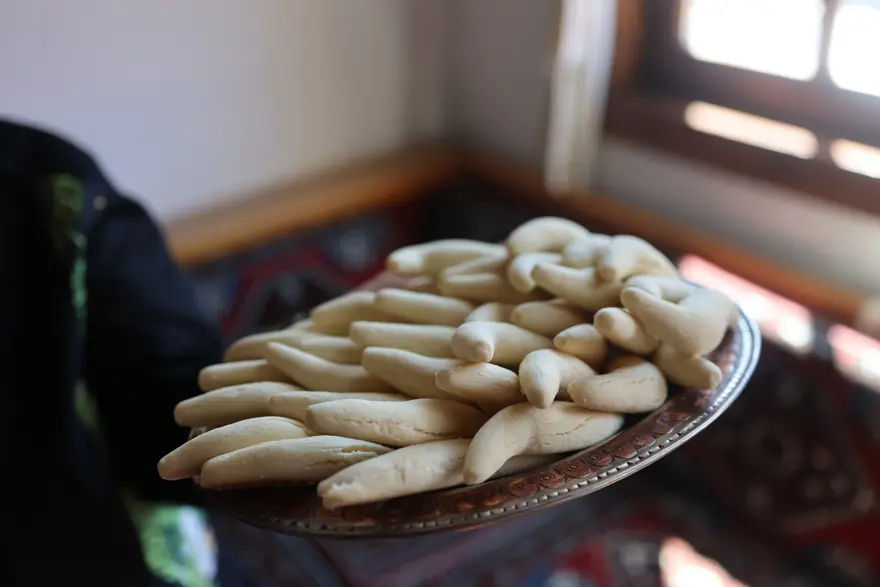 Ehlibilir lezzetiyle tadı damakta bırakıyor. İçinde çok miktarda un var 
