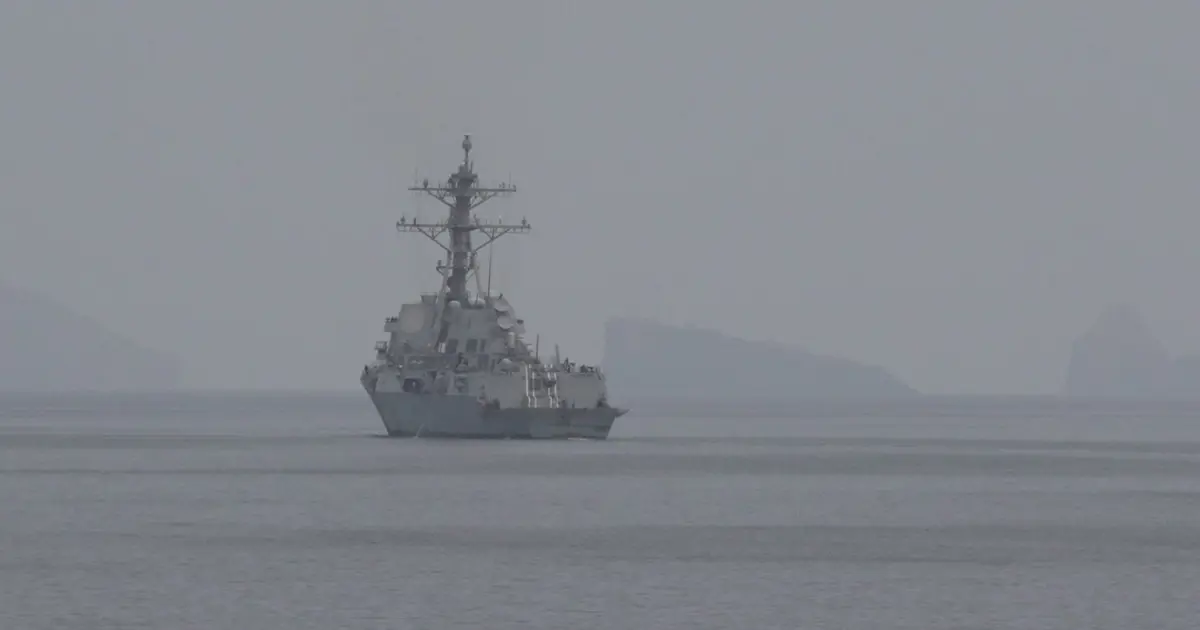 Hürmüz Boğazı'nda tansiyon yükseldi. ABD gemileri Hürmüz'ü geçti mi?