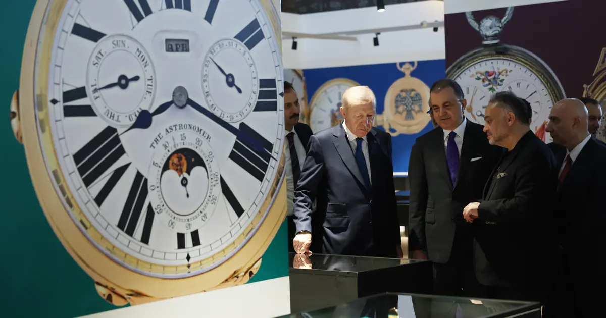 Cumhurbaşkanı Erdoğan "Muhteşem Cep Saatleri Koleksiyonu" sergisini ziyaret etti