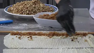 Fıstık yerine elma koydular. Bu baklava başka