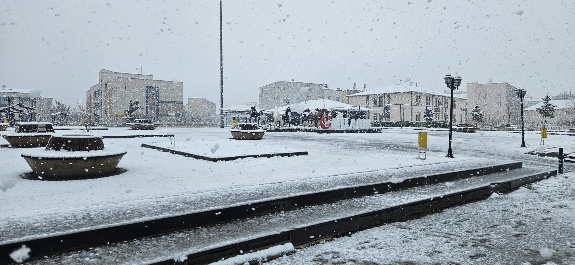 Bulanık'ta nisan ayında kar sürprizi