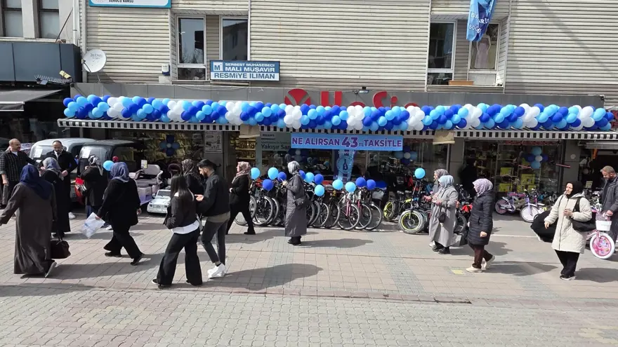 Kütahya'da 24 yıllar sonraları gelen şampiyonluk coşkusu. "Ne alırsan 43 TL taksitle" 1