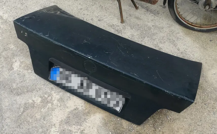 LÜKS ARACIN TUHAF HİKAYESİ: SADECE ARKA BAGAJ KAPUTU VAR 5