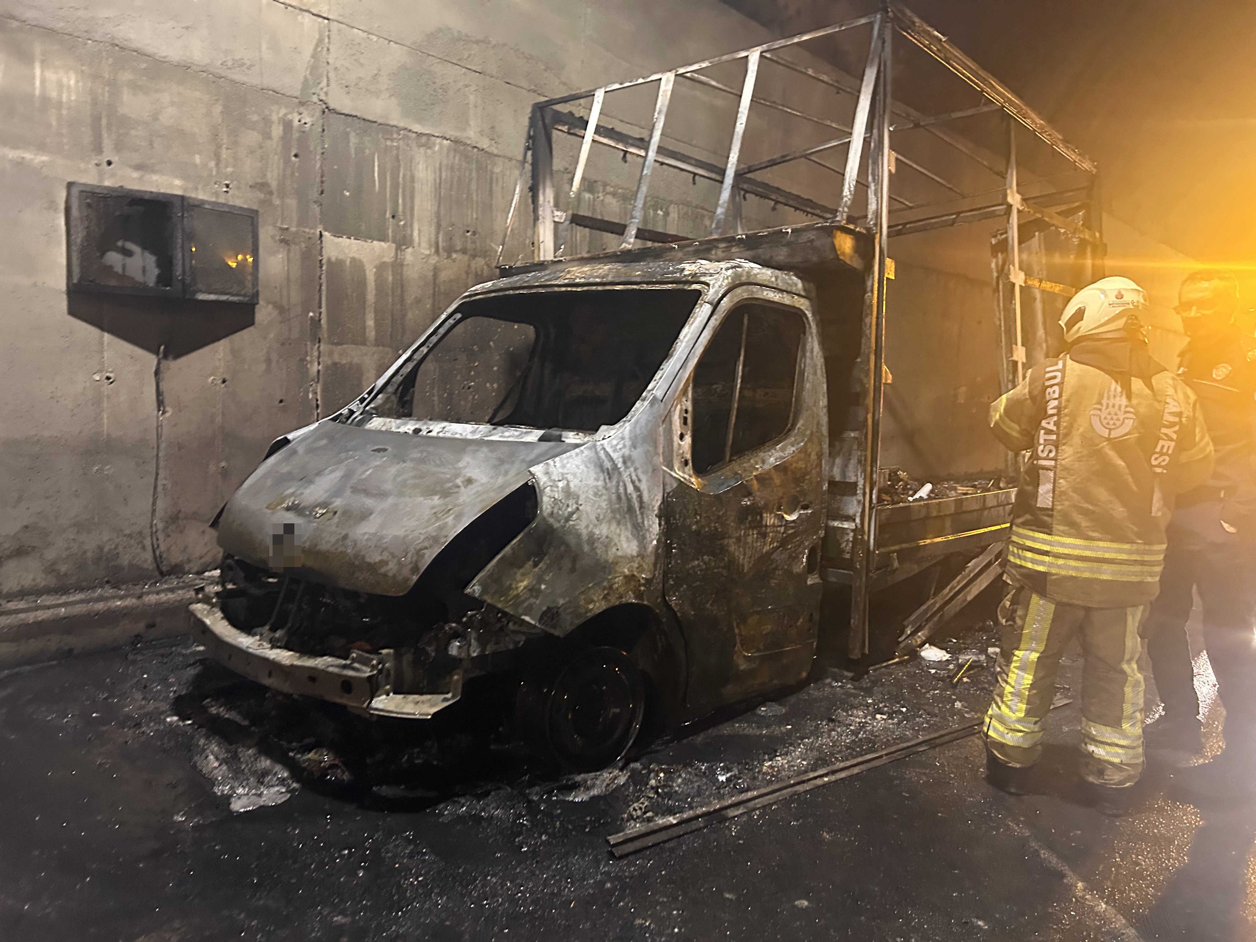 Sabiha Gökçen Havalimanı'nın 2. pistinin altındaki tünelde korkutan yangın