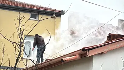 Müstakil evde baca yangını korkuttu