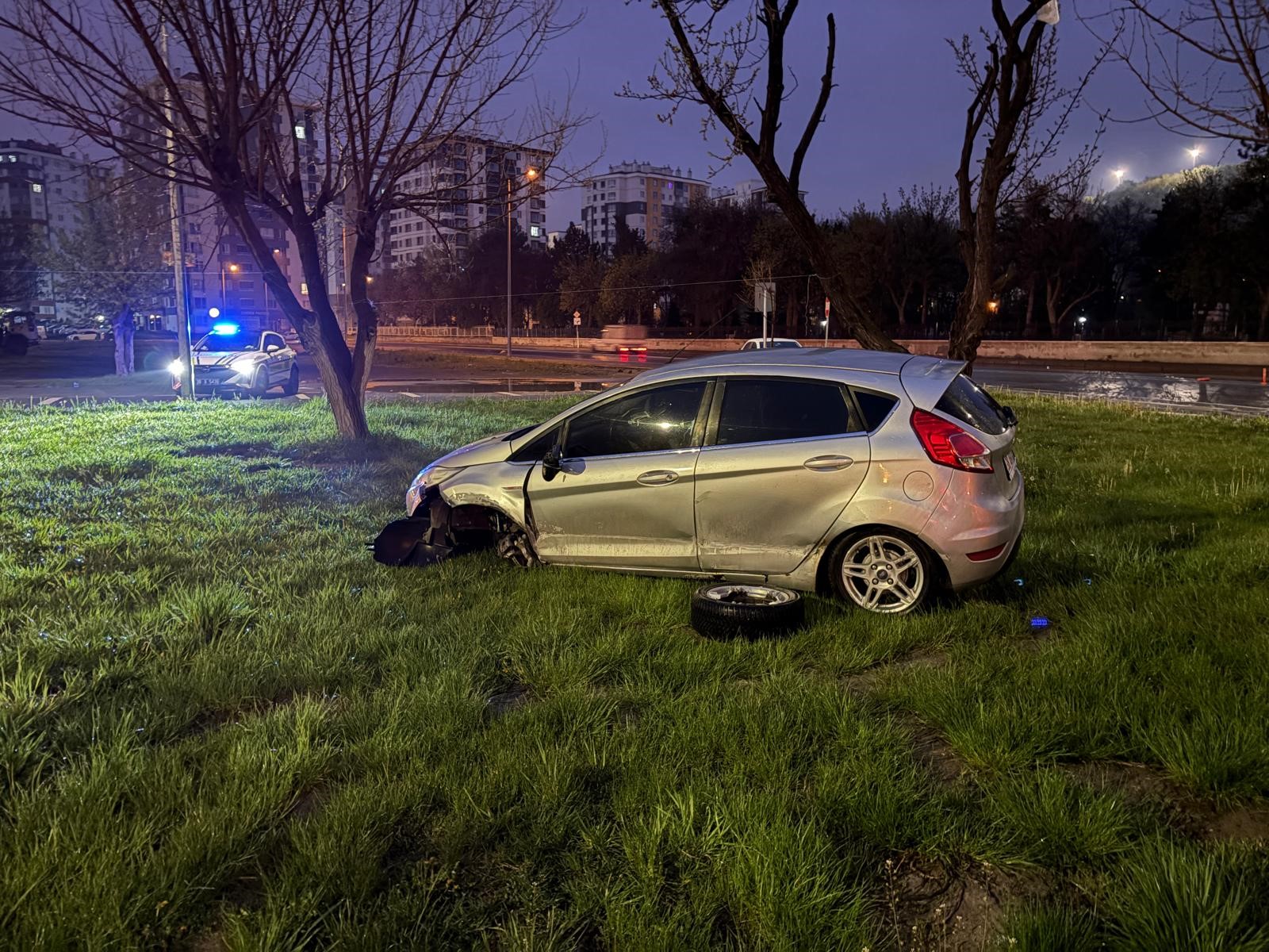 Aracını kaza yerinde bırakıp kaçtı