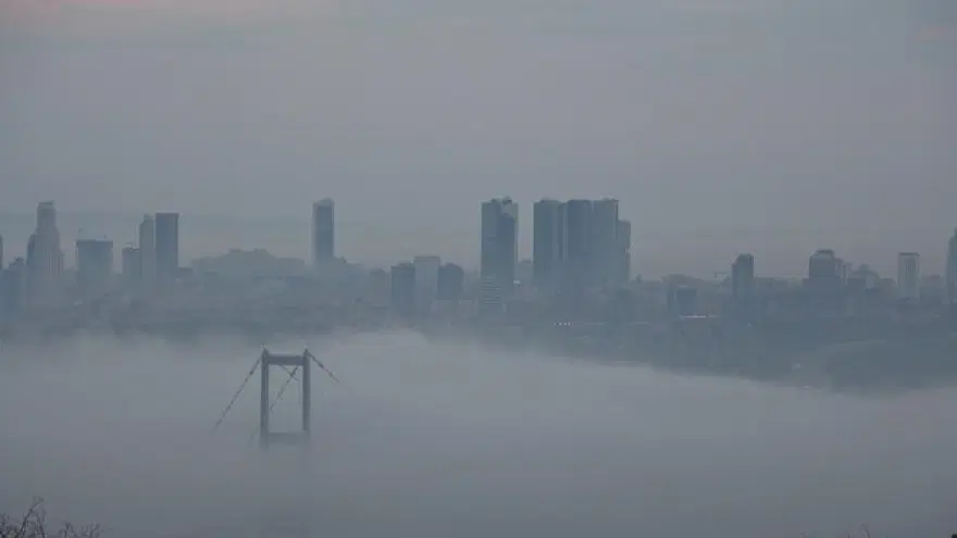 İstanbul'u sis bastı. Boğaz trafiği durdu 