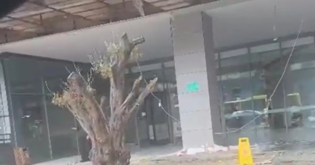 Batman’da sağanak sele neden odu, AVM girişinde tavan çöktü