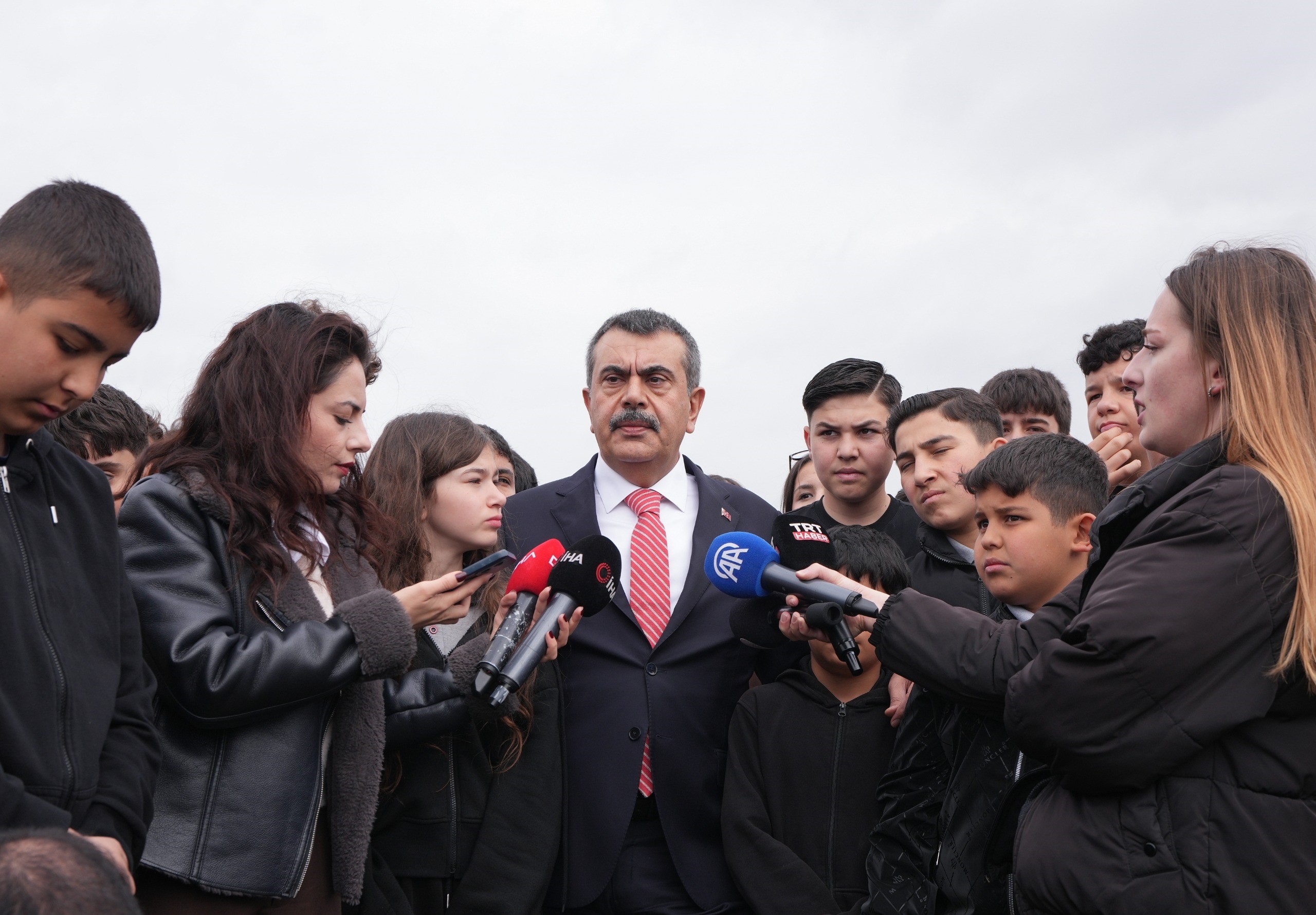 Bakan Tekin: Veliler rahatlıkla çocuklarını okullara gönderebilir