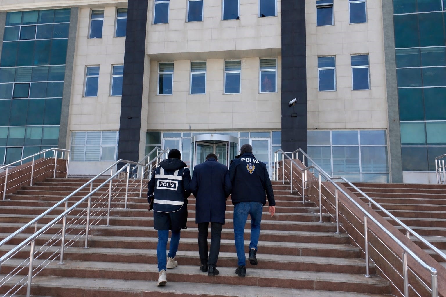 Kesinleşmiş hapis cezası bulunan firari yakalandı