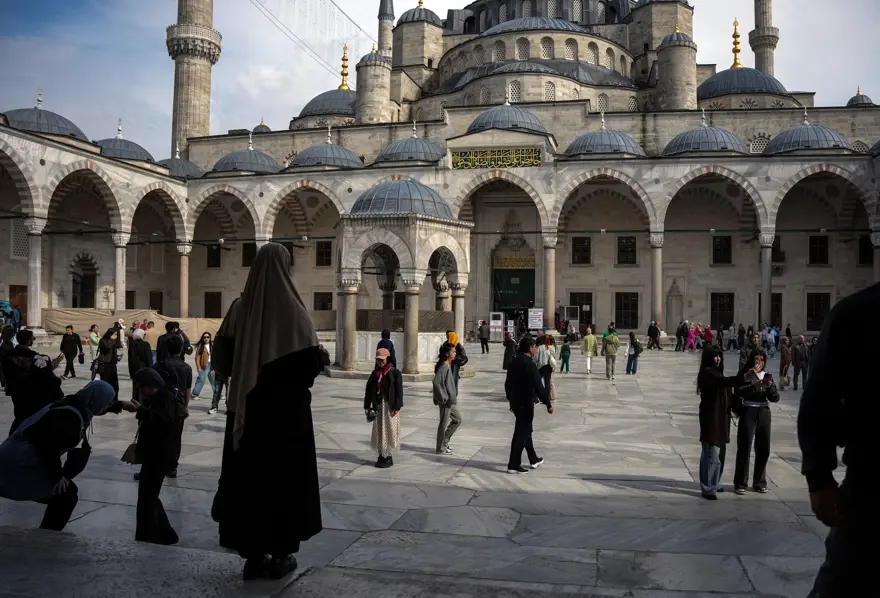 Yapımına 1 milyondan fazla altın harcandı. Gösterişli yapıyı görmek isteyenler sıraya giriyor 3