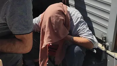 100 TL'den satışa sunuldu, izdihama neden oldu. Yere düştüler, fenalık geçirdiler