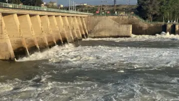 Tüm yıl boyunca kuraktı, sel oldu taştı. Su bolluğu sonrası kapaklar açıldı, tahliye başladı