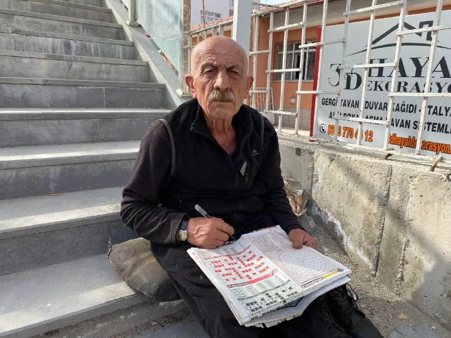 Askerde bir başladı, tam 47 yıldır bırakamıyor. Yozgatlı Saffet Amca'nın ilginç tutkusu 2 Askerde bir başladı, tam 47 yıldır bırakamıyor. Yozgatlı Saffet Amca'nın ilginç tutkusu 2