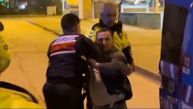 Alkollü yakalandı polise hakaret etti. "Ben ticaret erbabıyım bana ceza kesemezsiniz" 