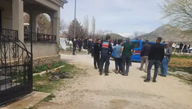Eşini öldürüp intihar etti
