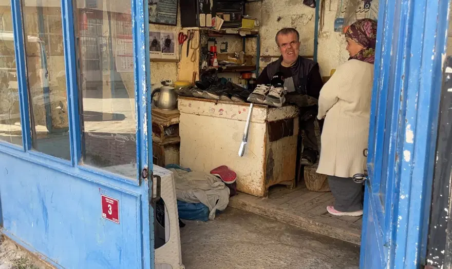 Akondroplazi hastası işiyle hayata tutundu. Zorluklar yakasını bırakmadı ama pes etmedi 3 Akondroplazi hastası işiyle hayata tutundu. Zorluklar yakasını bırakmadı ama pes etmedi 3