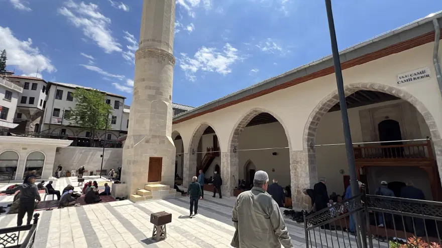 583 yıllık cami yeniden ibadete açıldı 1