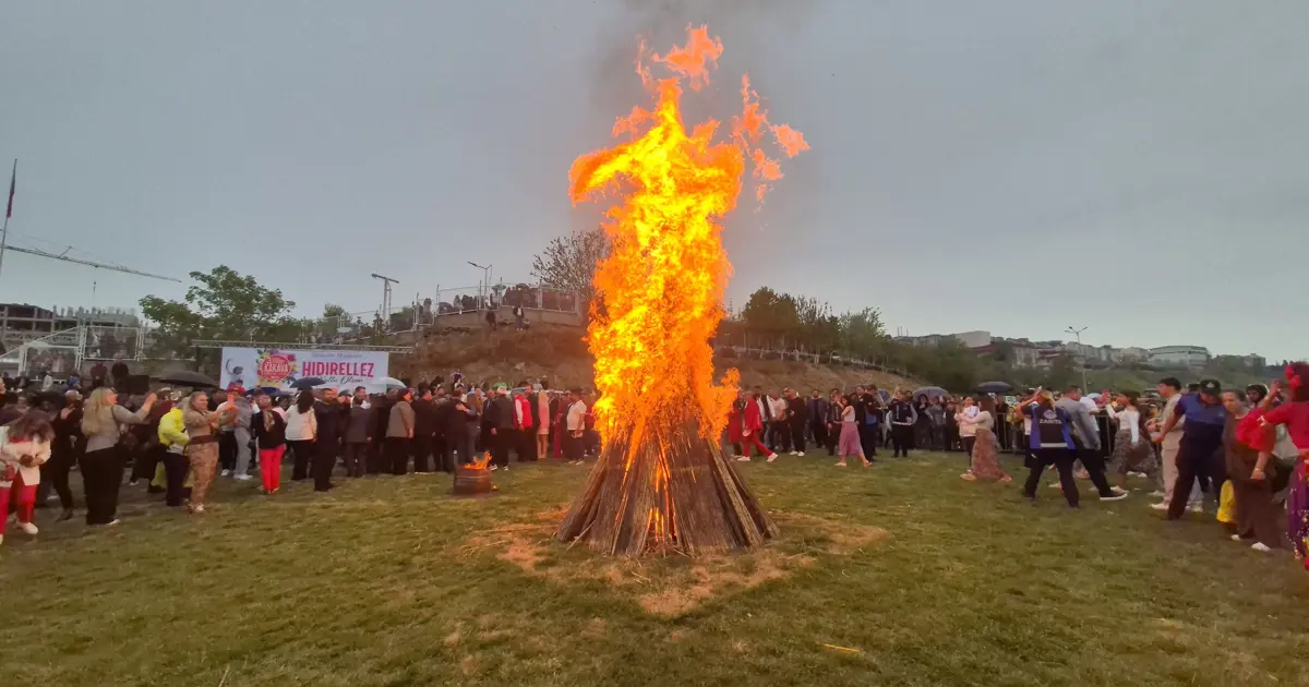 Kakava ateşi yakıldı, bahar danslarla karşılandı
