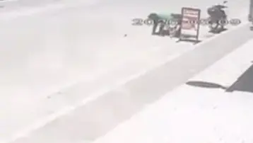 Çocuğunu yerde tekmeledi, gözaltına alındı