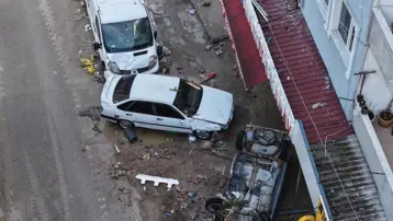 Havza'da araçlar hurdaya döndü, iş yerlerinde maddi hasar oluştu