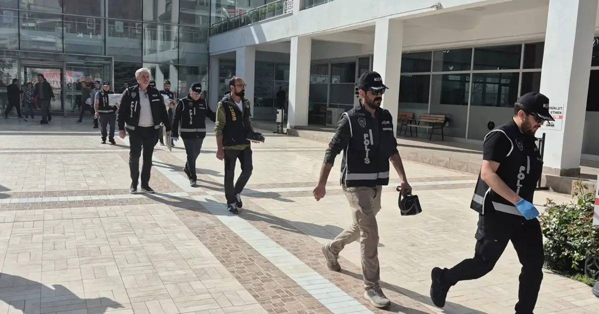 Eskişehir Tepebaşı Belediyesi'ne yolsuzluk operasyonu. Gözaltılar var