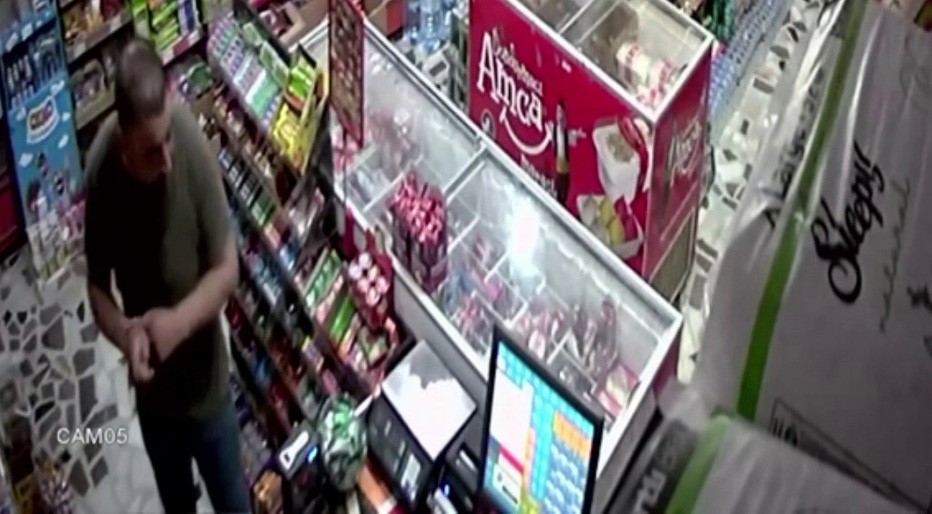 Saldırıdan önce markete girip bıçak sormuş