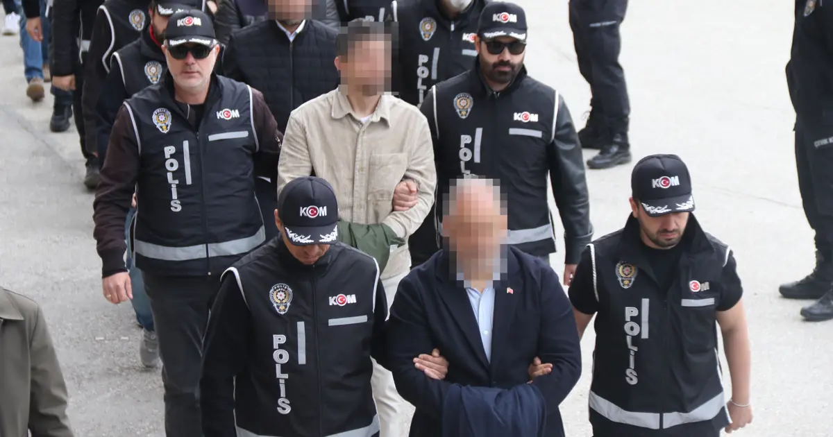 Tepebaşı Belediyesi'ne yönelik operasyon. 15 kişi tutuklandı
