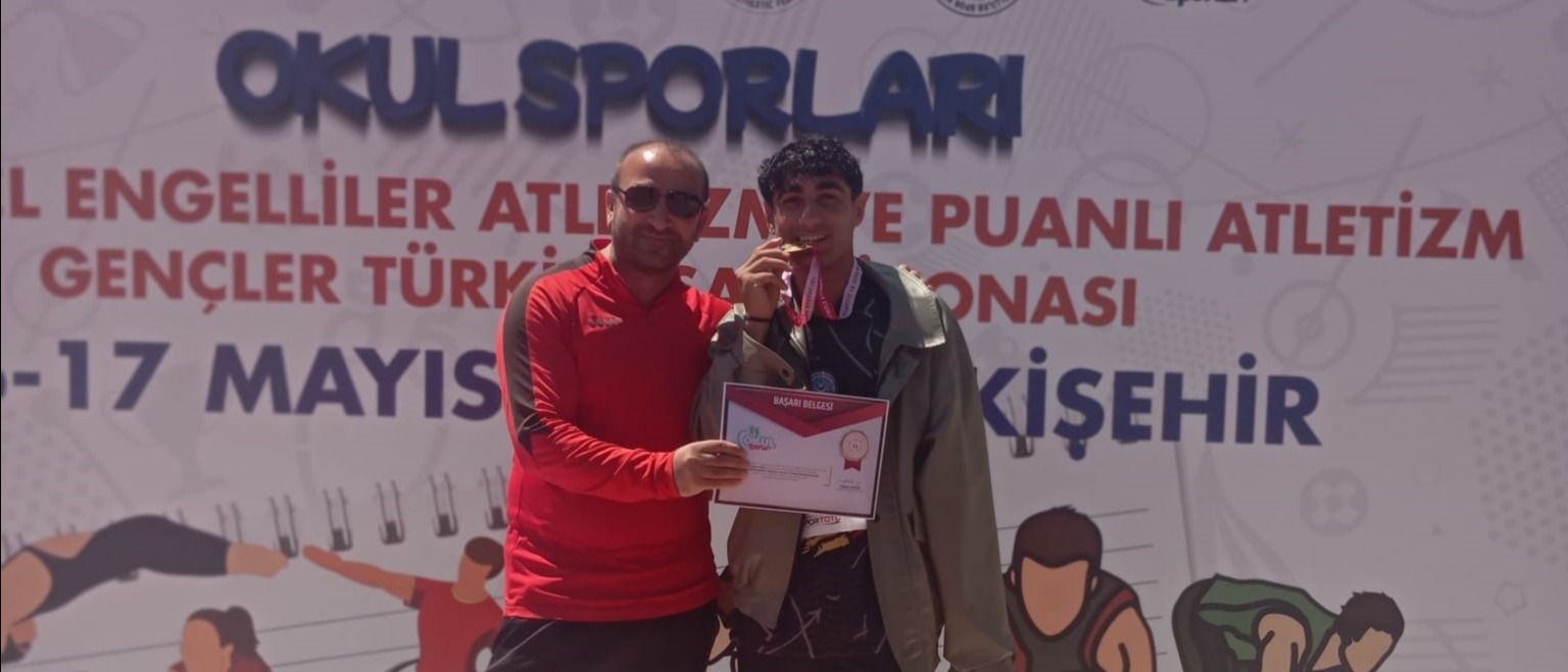 Liseli Ferhat, Türkiye birincisi oldu