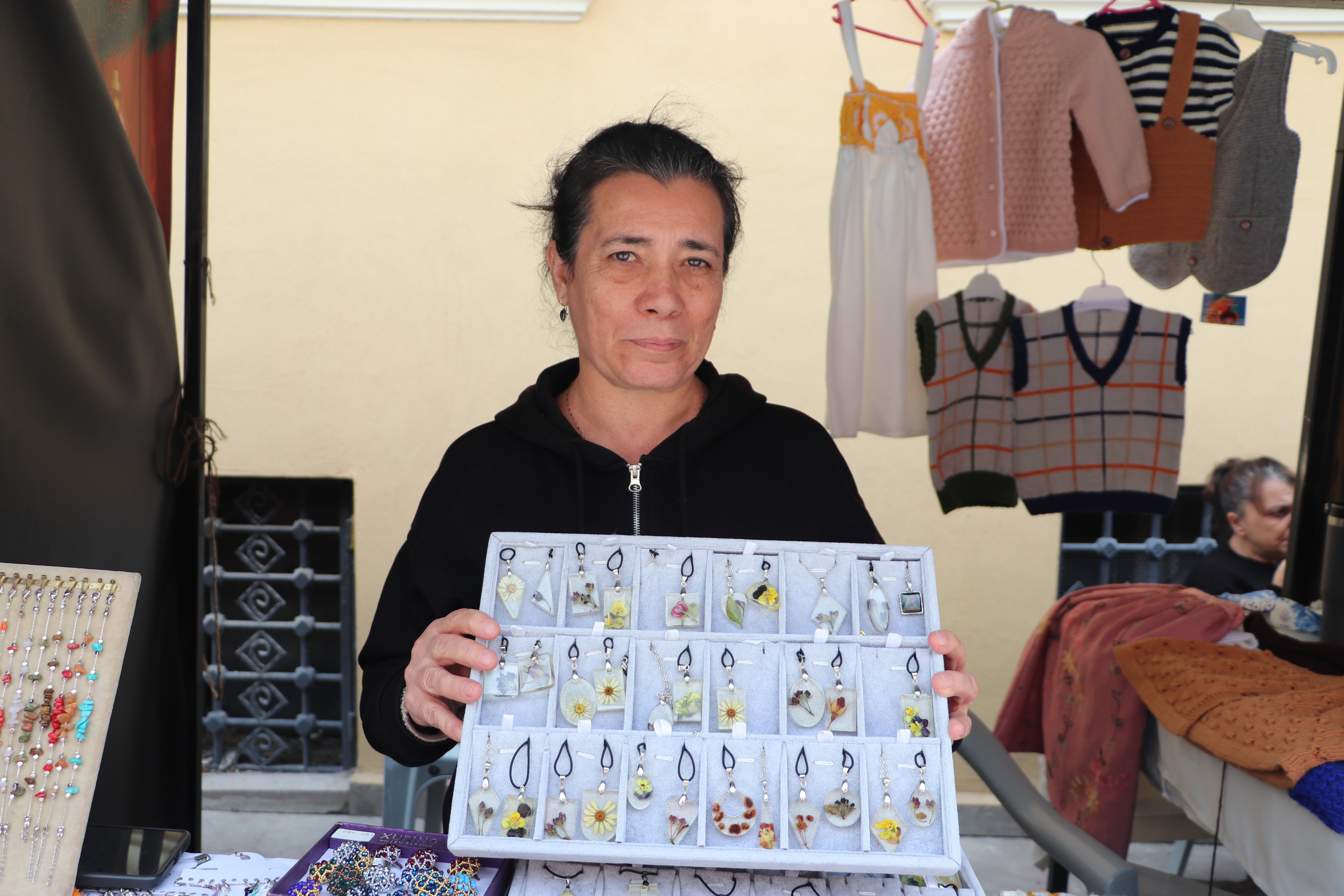 Hobi olarak başlamıştı artık para kazanıyor. Boncuklarla yola çıkmıştı