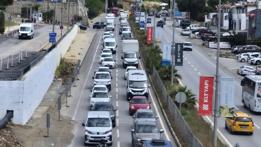 İlçeye akın akın geldiler. 24 saatte 20 bin araç girişi 