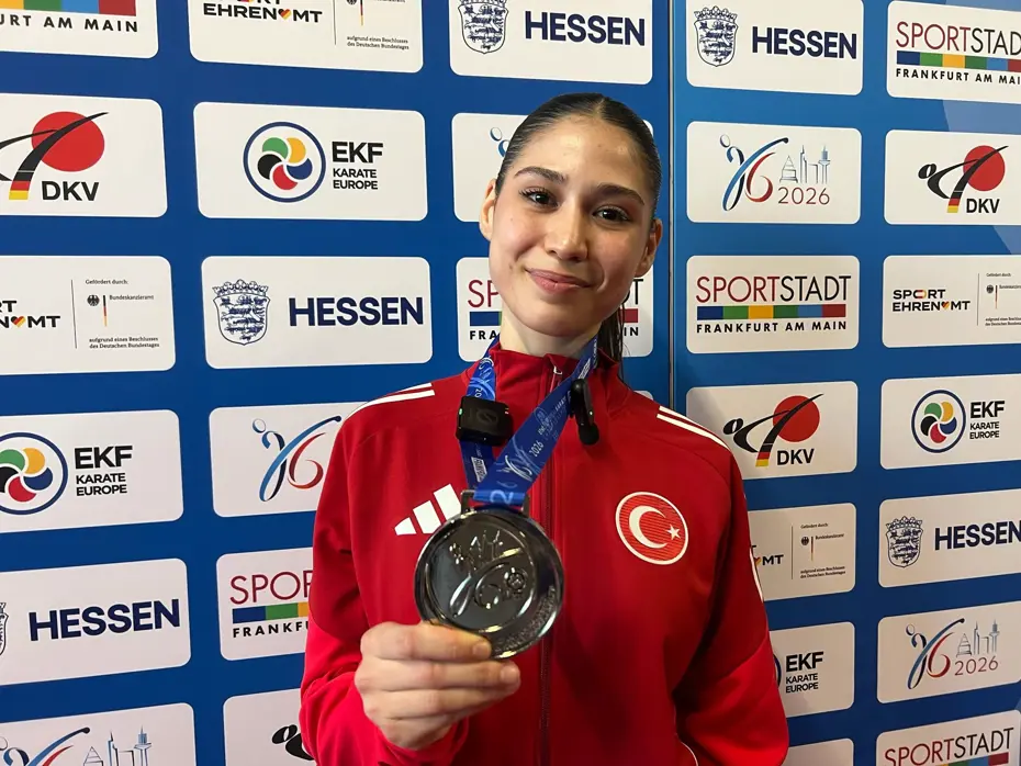  Milli sporcu Zümra Rezzan İm'den gümüş madalya