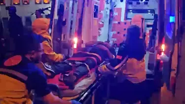 Merdivenlerden uçan motosiklet sürücüsü yaralandı