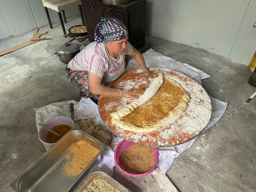 ÇOK YOĞUN ÇALIŞIYORLAR

 1