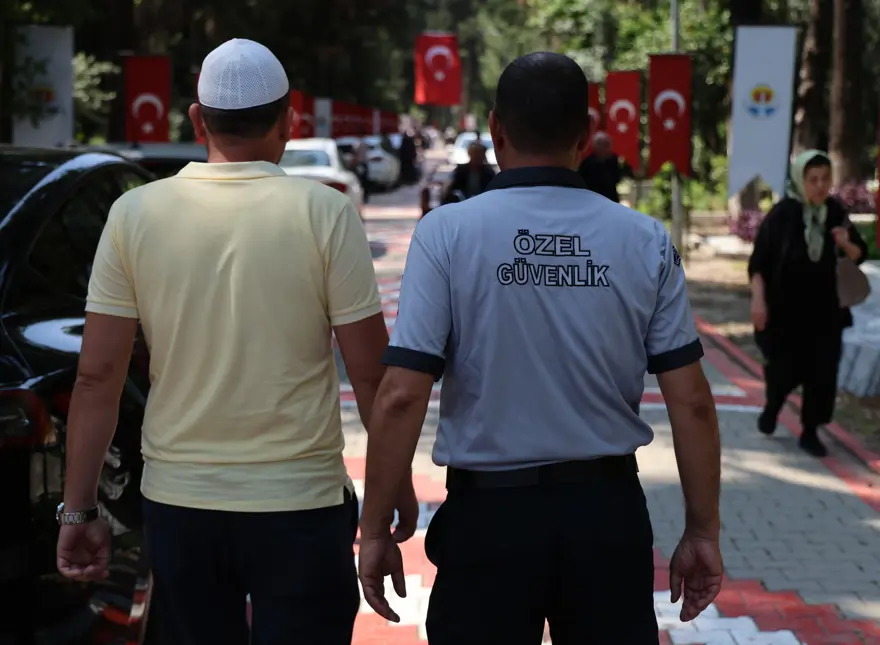 "Hocayım" dedi, "İşçi" çıktı. Mezarlıkta sahte hoca imamın testini geçemedi 