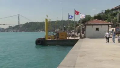 Denizde can pazarı. Sahil hattında merdiven istediler
