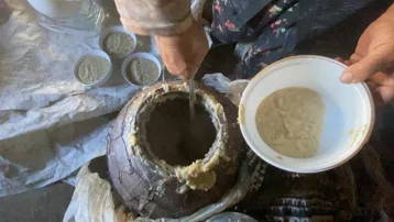 Senede sadece 2 kez yapılıyor, tüm köyü sofraya topluyor. Asırlık bayram geleneği bu yılda sürdü