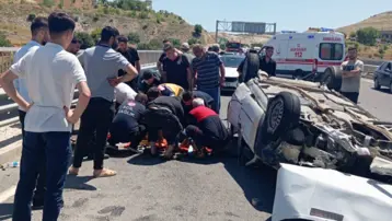 Bayram sabahı feci kaza. Kurbanı kesip yola çıktılar, araçları takla attı